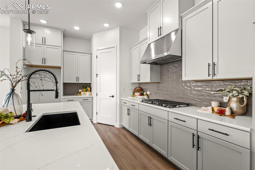 Image 9 of 43: Kitchen