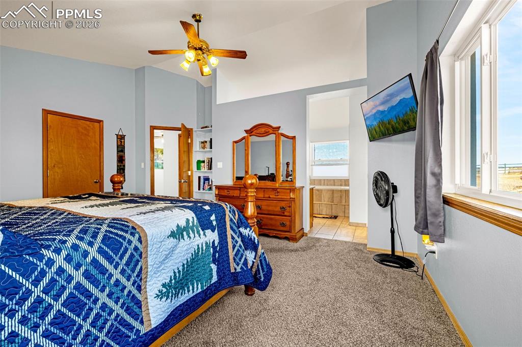 Image 21 of 42: Bedroom