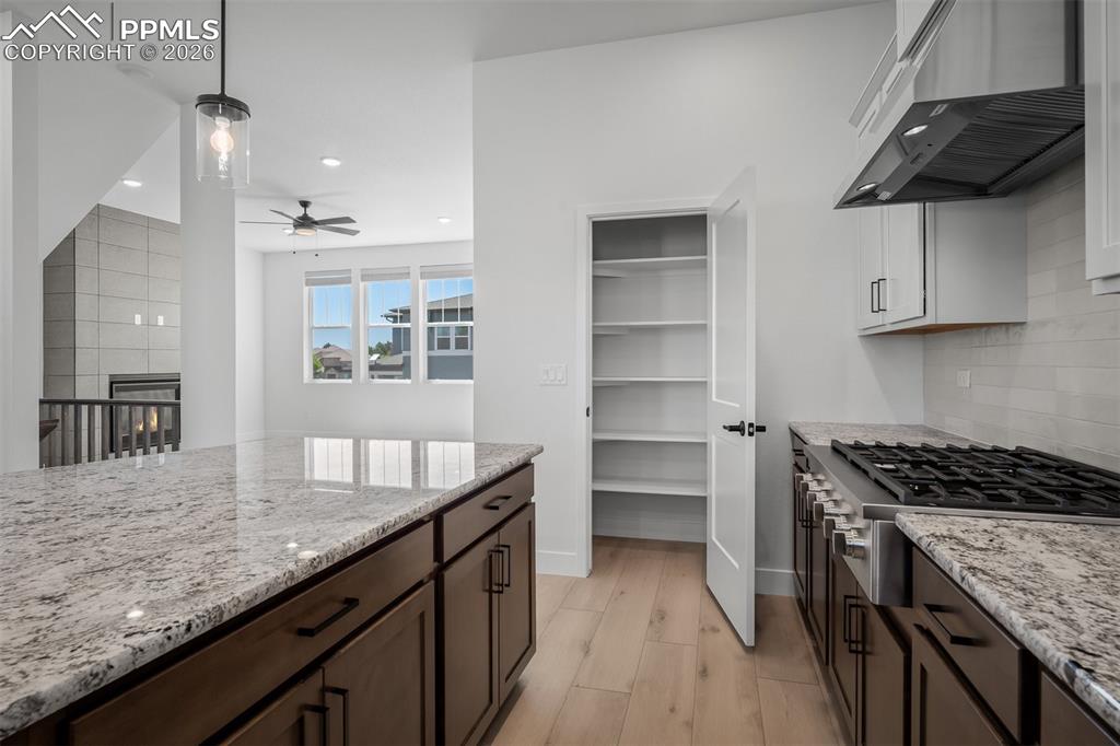 Image 16 of 37: Kitchen
