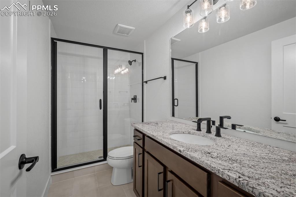 Image 5 of 37: Bathroom