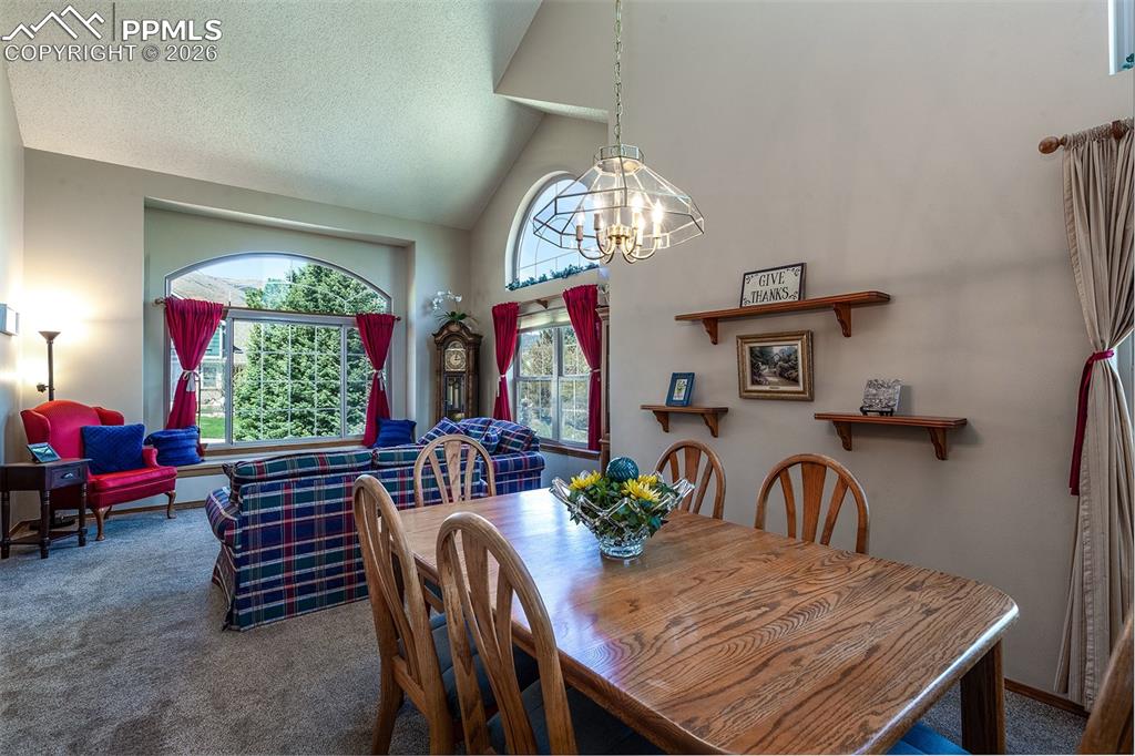 Image 10 of 50: Dining Area