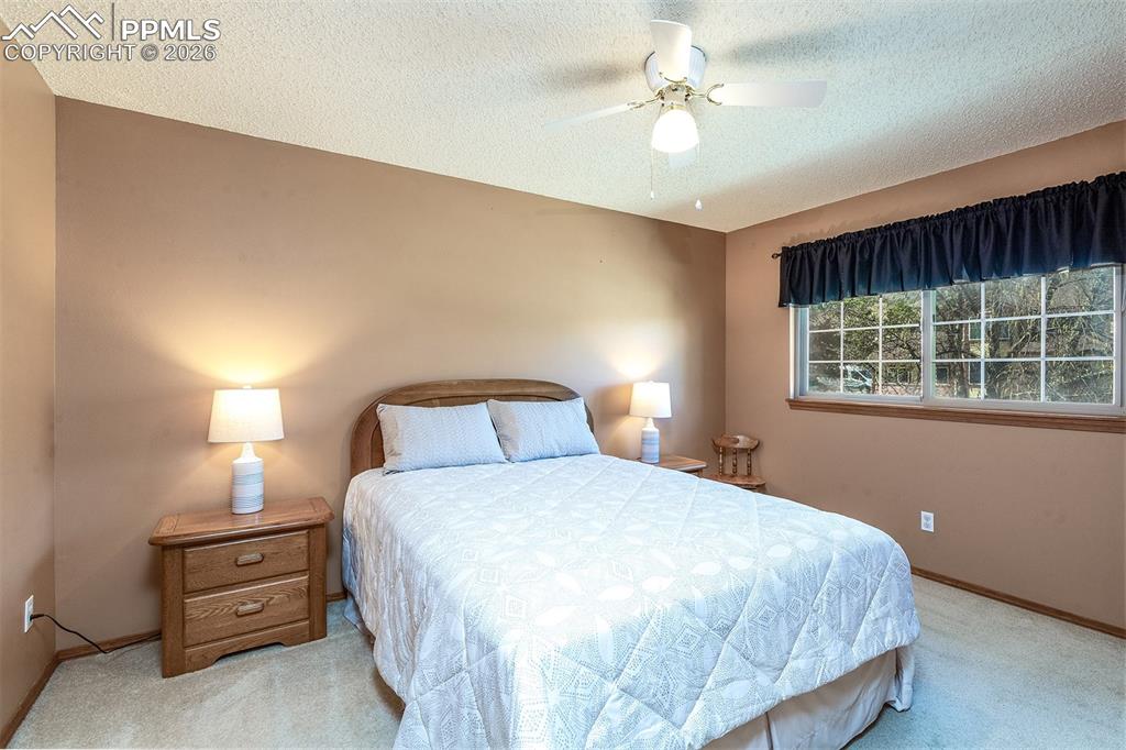 Image 32 of 50: Bedroom