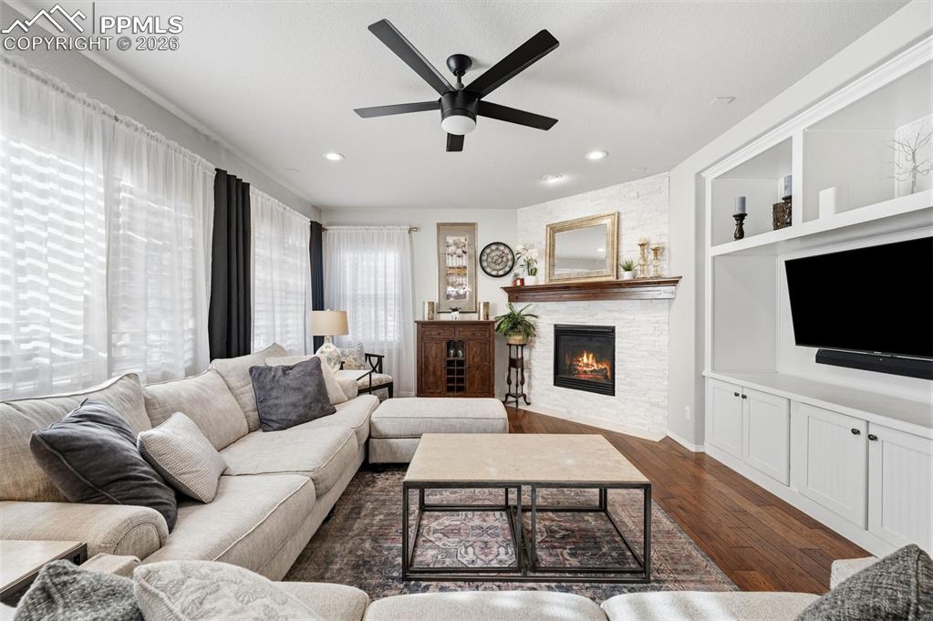 Image 12 of 48: Living Room