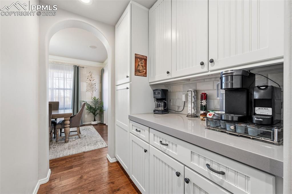 Image 20 of 48: Kitchen