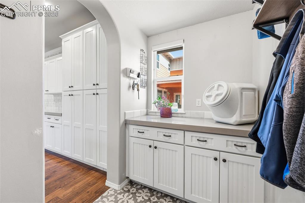 Image 22 of 48: Bathroom