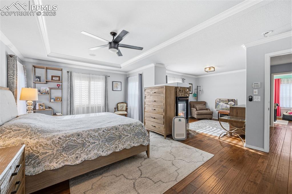 Image 23 of 48: Bedroom