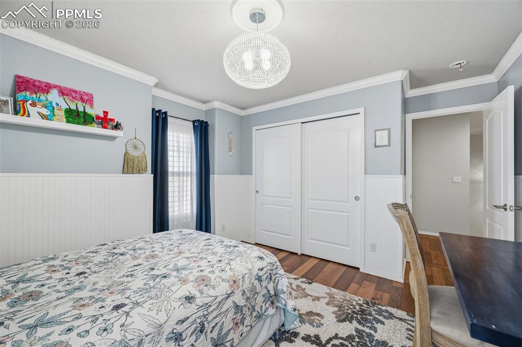 Image 33 of 48: Bedroom