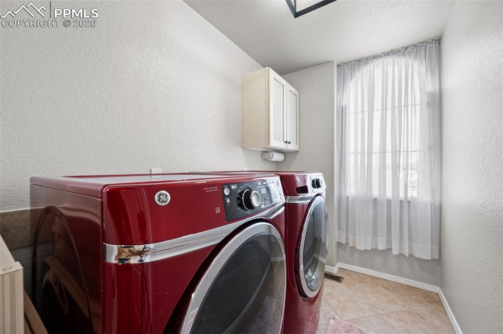 Image 42 of 48: Laundry