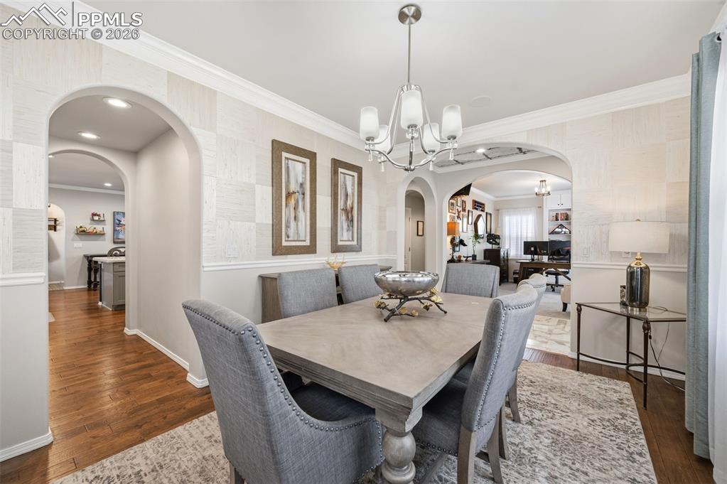 Image 8 of 48: Dining Area