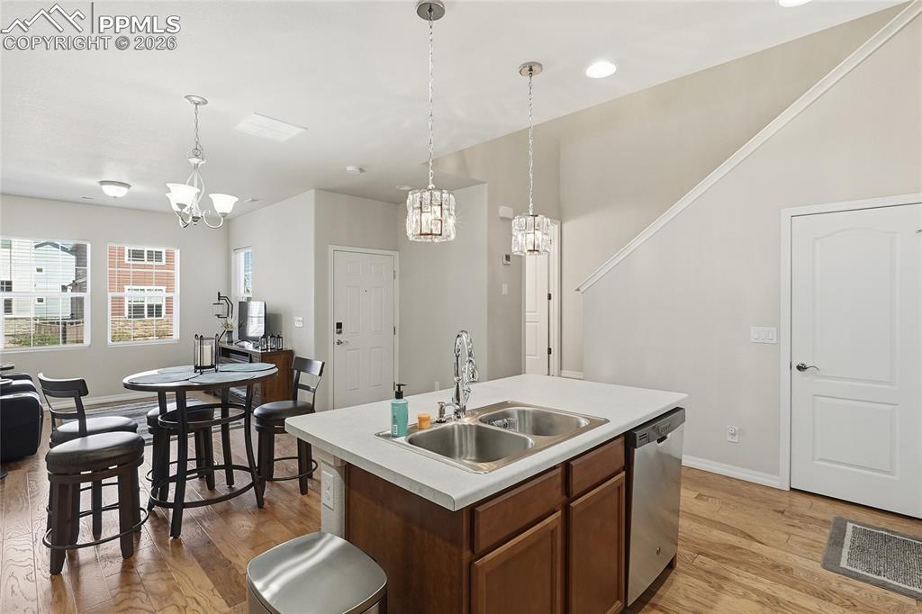 Image 12 of 44: Kitchen