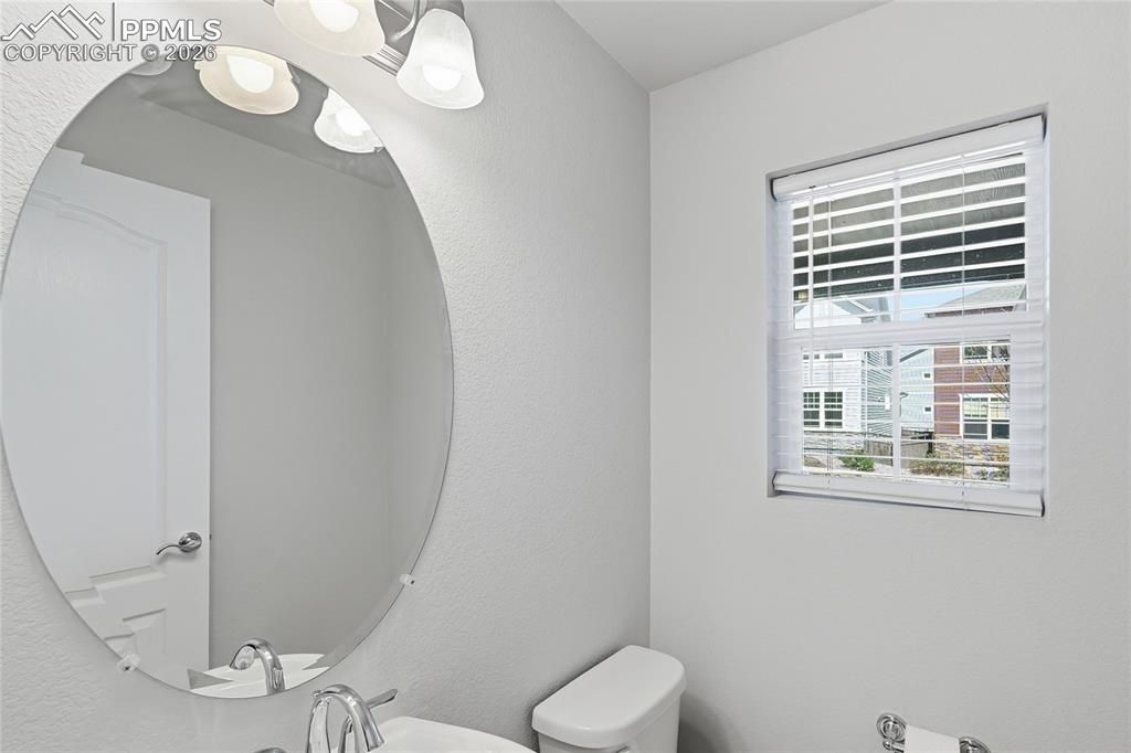 Image 13 of 44: Bathroom