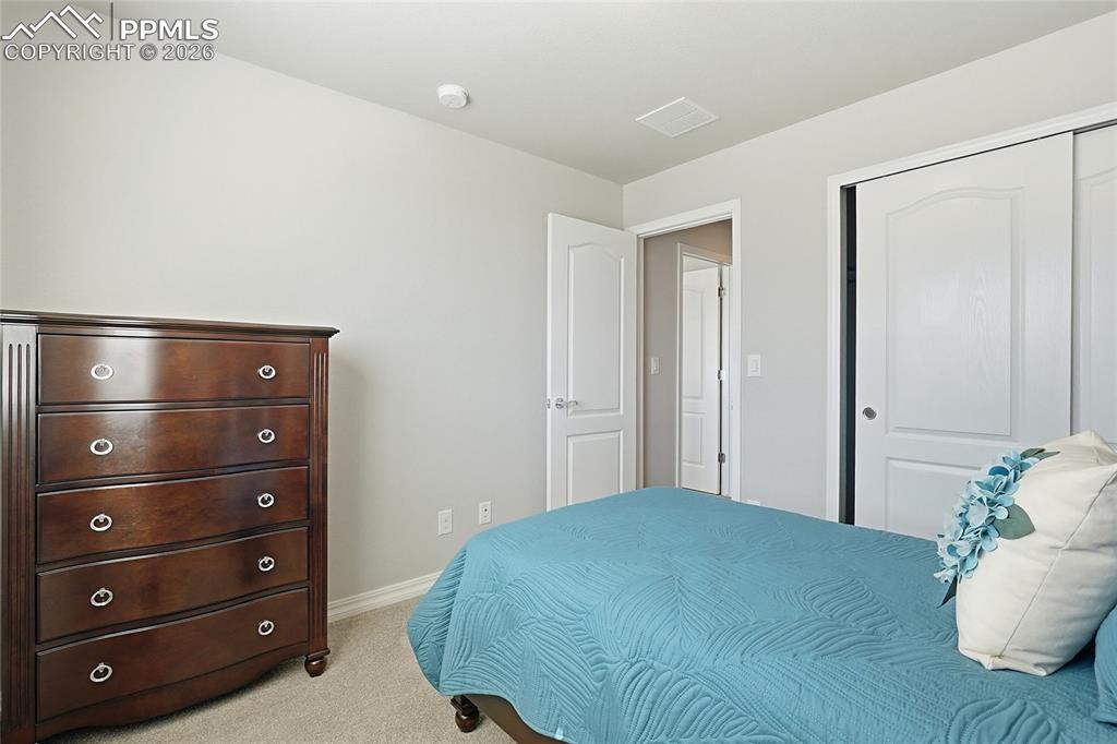 Image 17 of 44: Bedroom