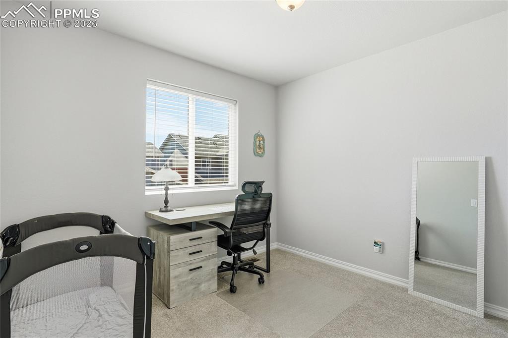 Image 18 of 44: Office