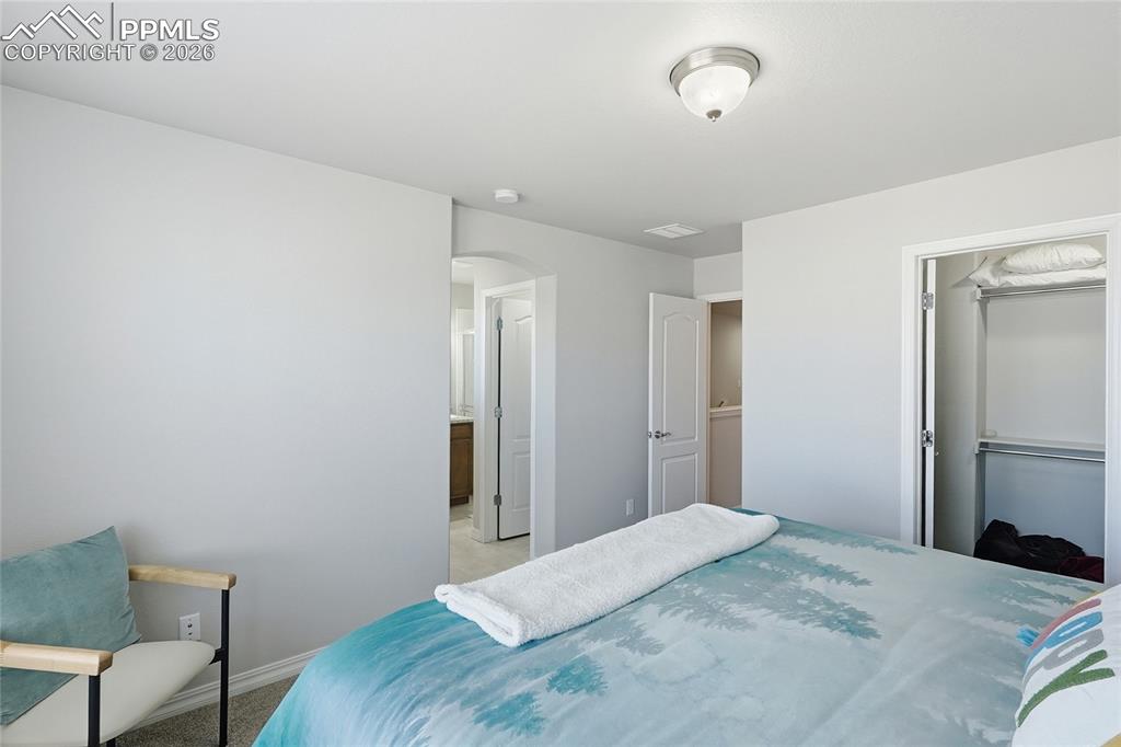 Image 25 of 44: Bedroom