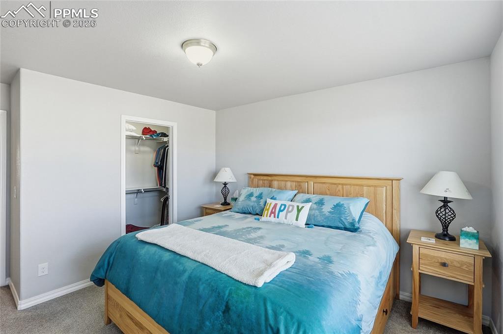 Image 26 of 44: Bedroom