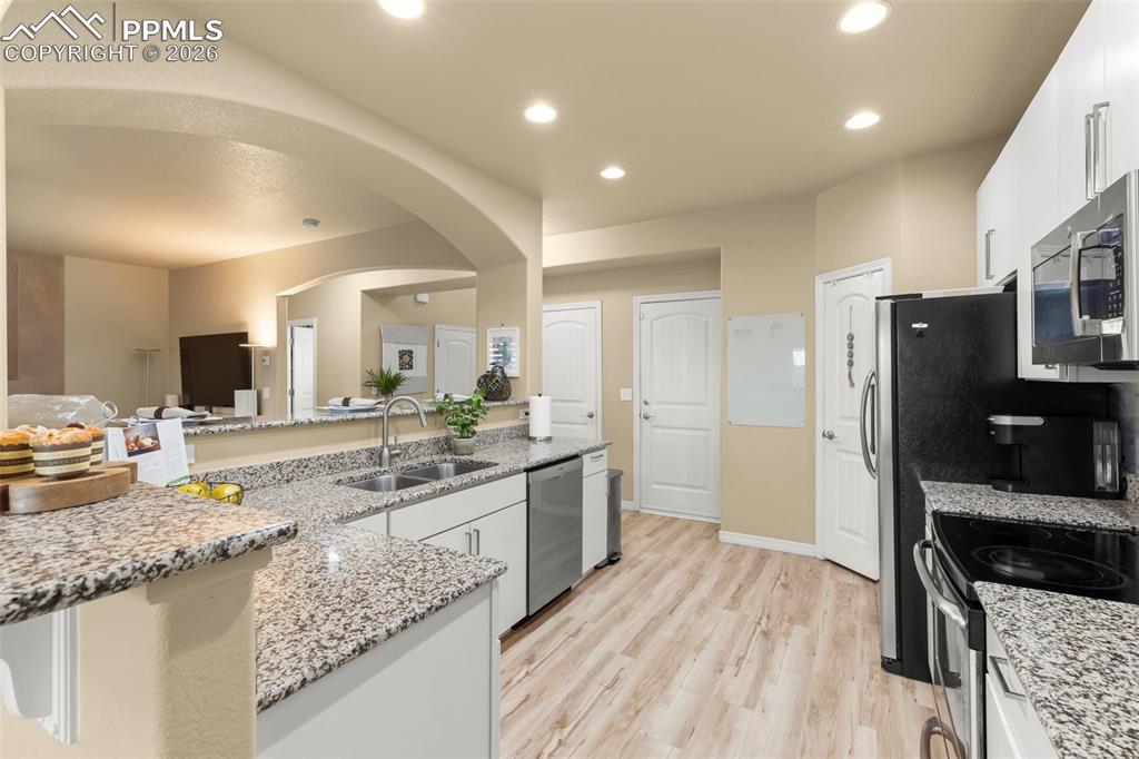 Image 15 of 50: Open concept main living area