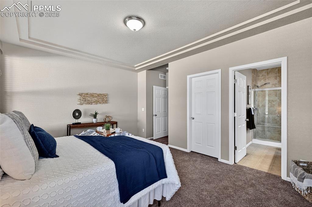 Image 13 of 27: Bedroom