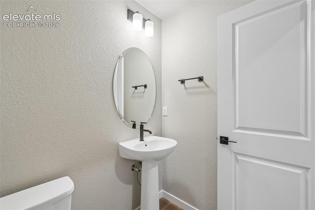 Image 13 of 50: Bathroom