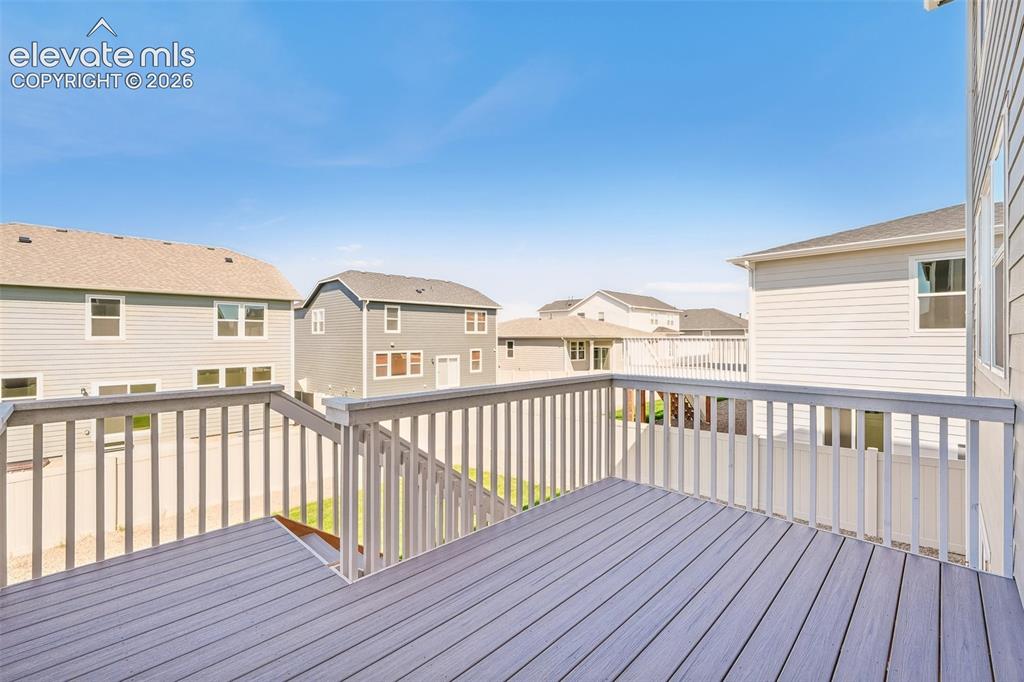 Image 44 of 50: Deck