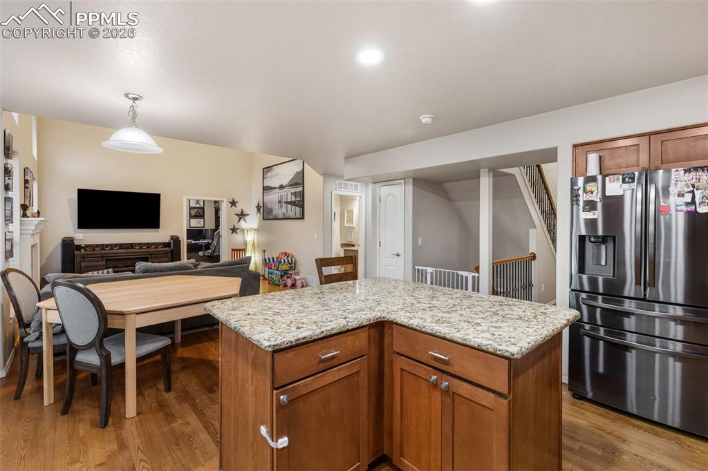 Image 15 of 37: Kitchen