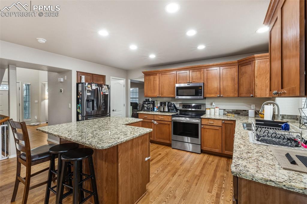 Image 16 of 37: Kitchen