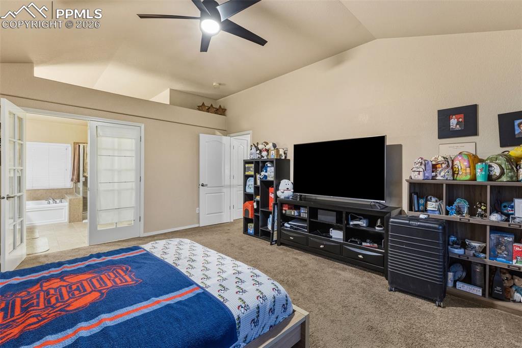 Image 23 of 37: Bedroom