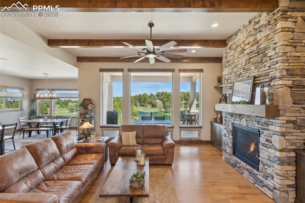 Image 17 of 50: Living Room