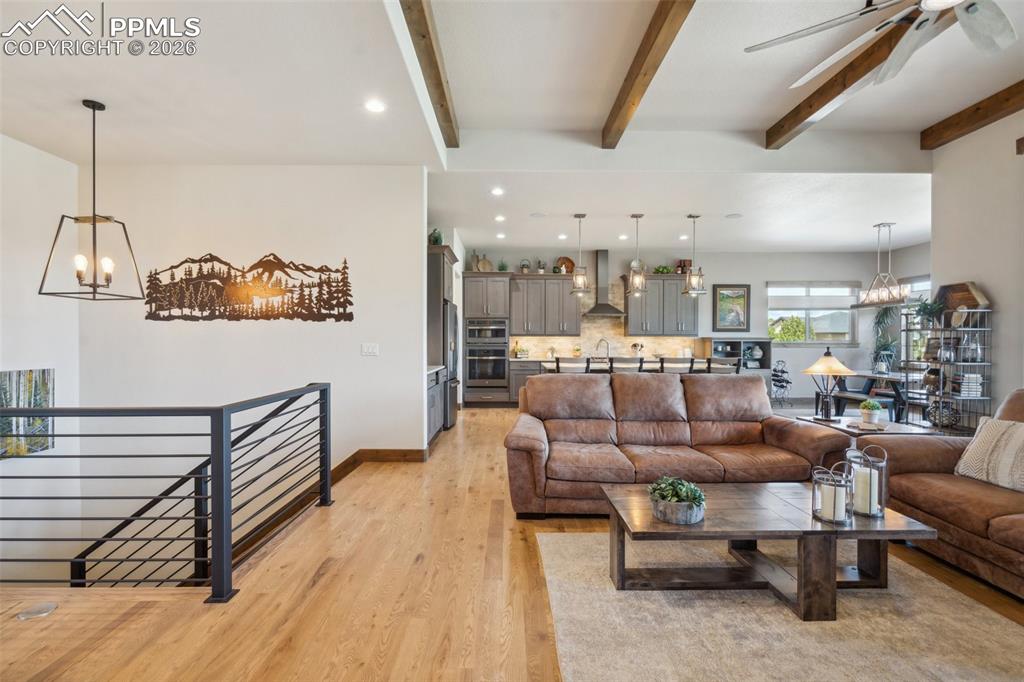 Image 21 of 50: Living Room