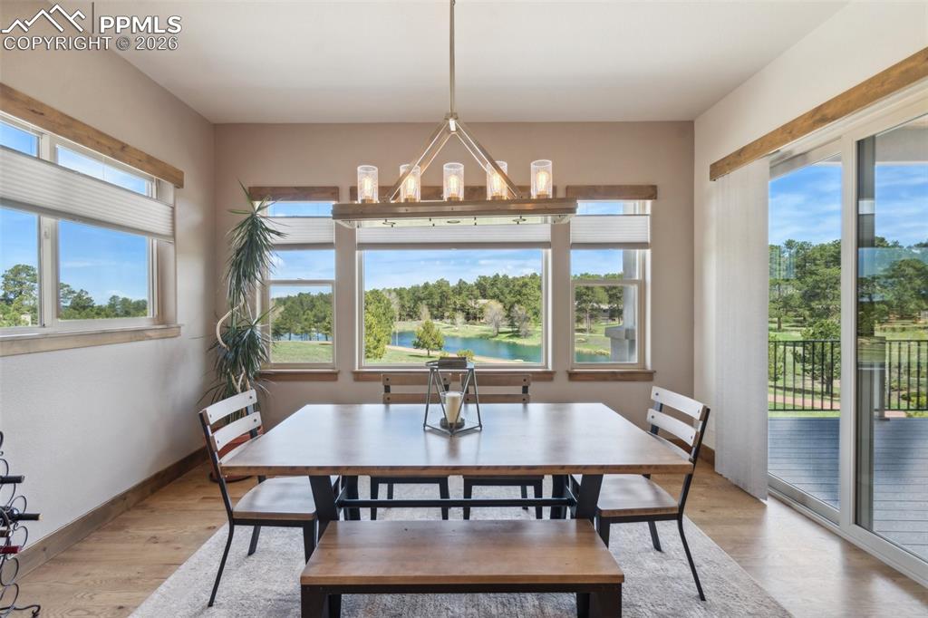 Image 22 of 50: Dining Area