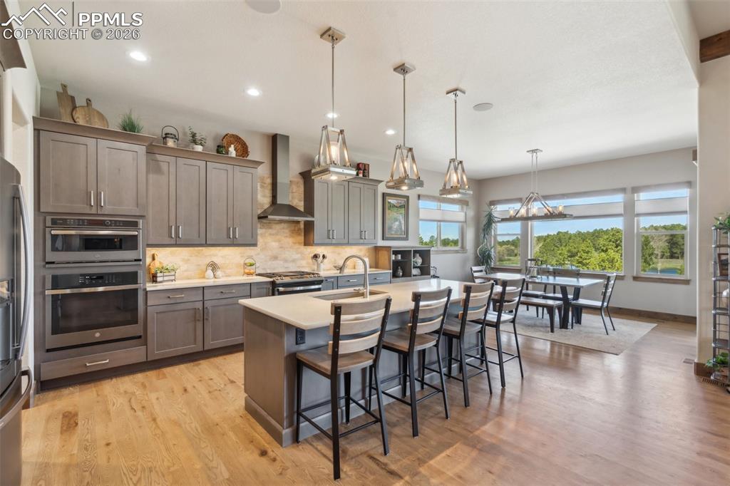 Image 23 of 50: Kitchen