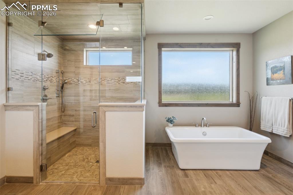 Image 37 of 50: Bathroom