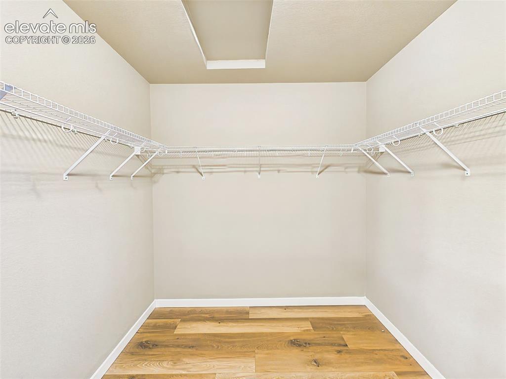Image 22 of 40: Plenty of space to share