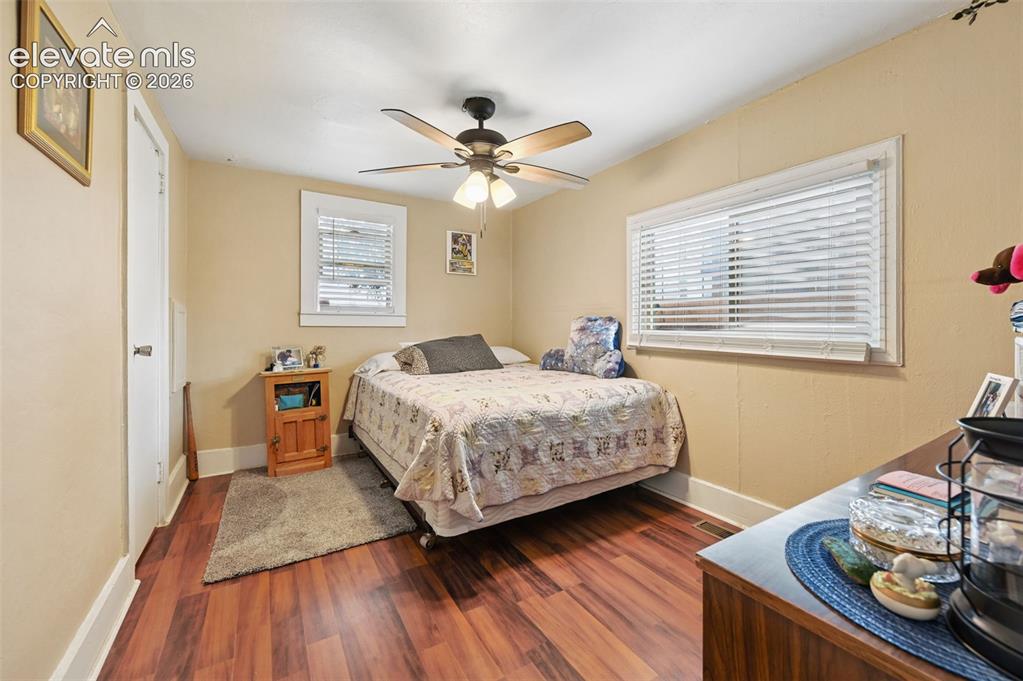 Image 10 of 22: Bedroom