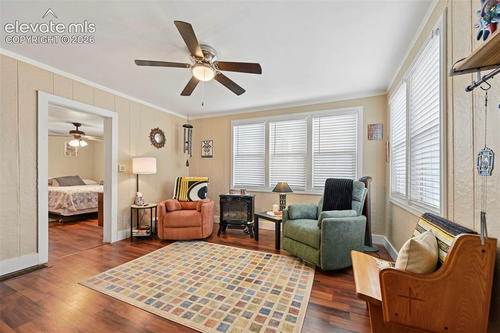 Image 4 of 22: Living Room