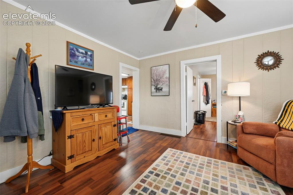 Image 7 of 22: Living Room