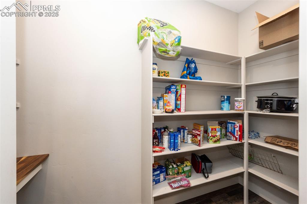 Image 7 of 40: Spacious Pantry