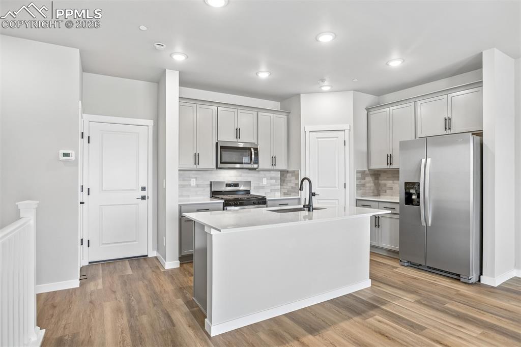 Image 12 of 21: Kitchen