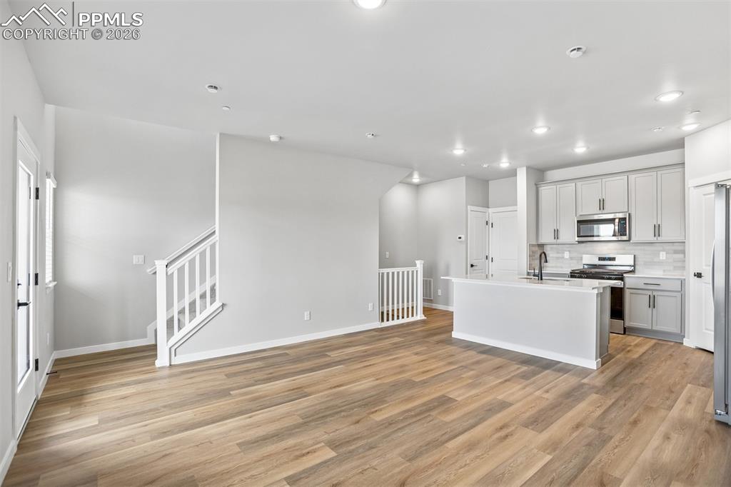 Image 3 of 21: Kitchen