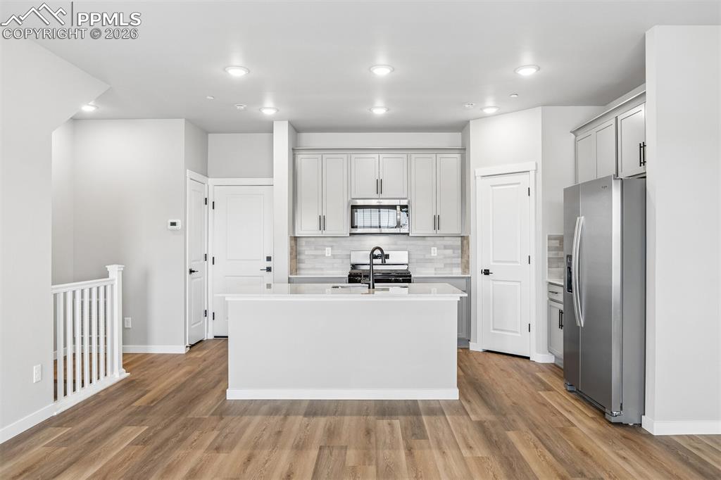 Image 9 of 21: Kitchen