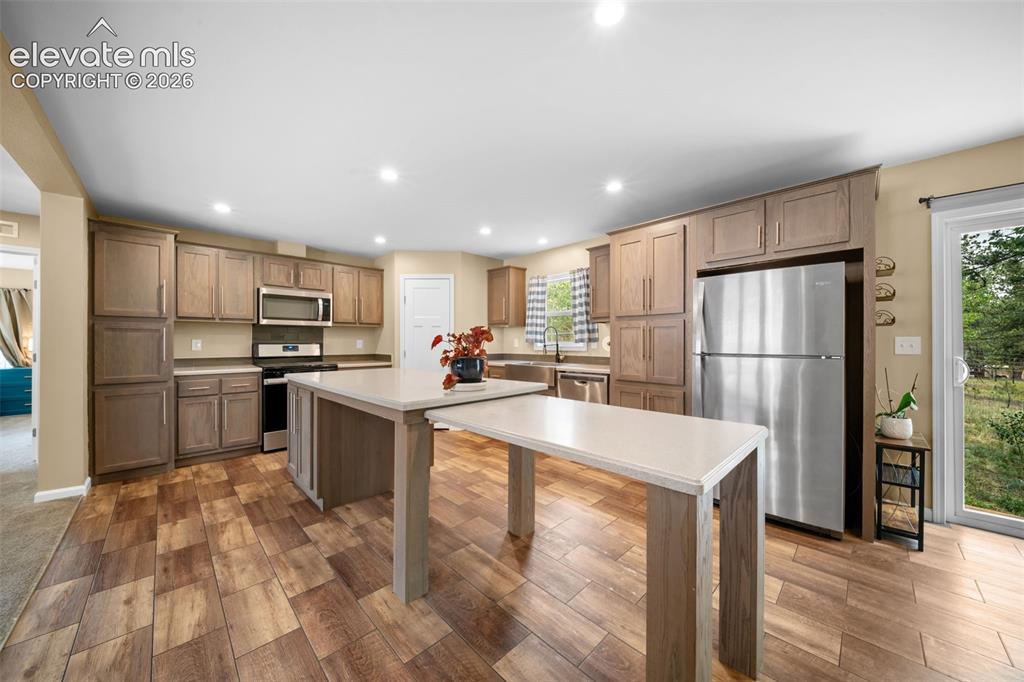 Image 9 of 49: Kitchen