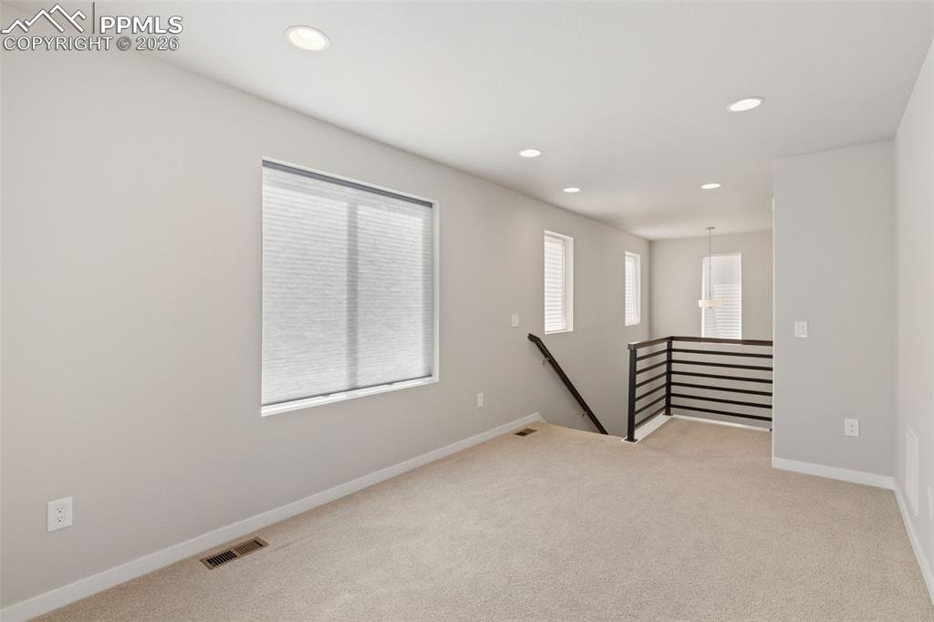 Image 20 of 40: Loft