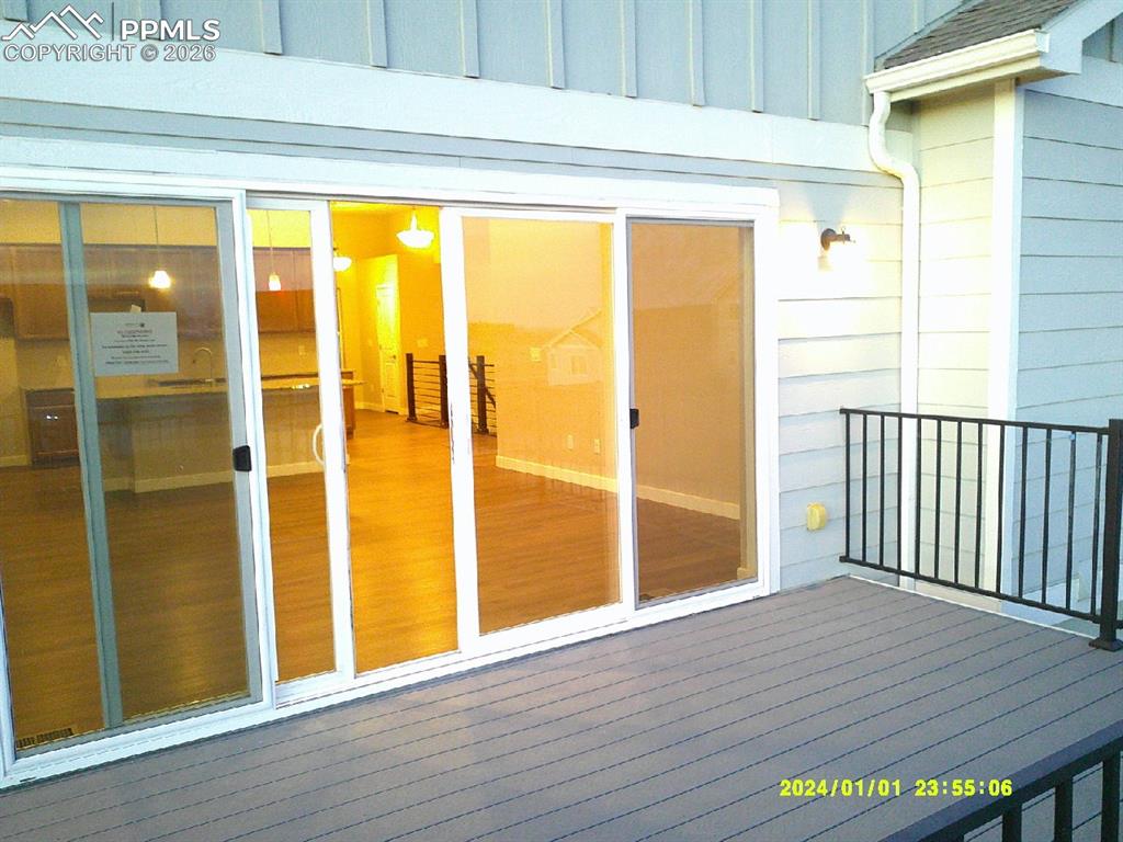 Image 18 of 18: Raised Rear Dwck