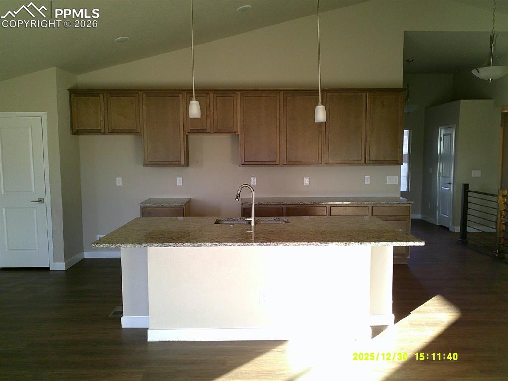 Image 6 of 18: Kitchen