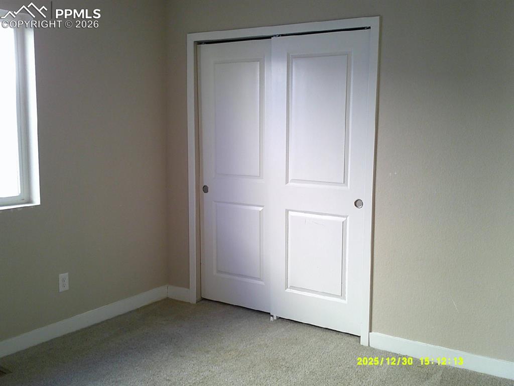 Image 8 of 18: Bedroom