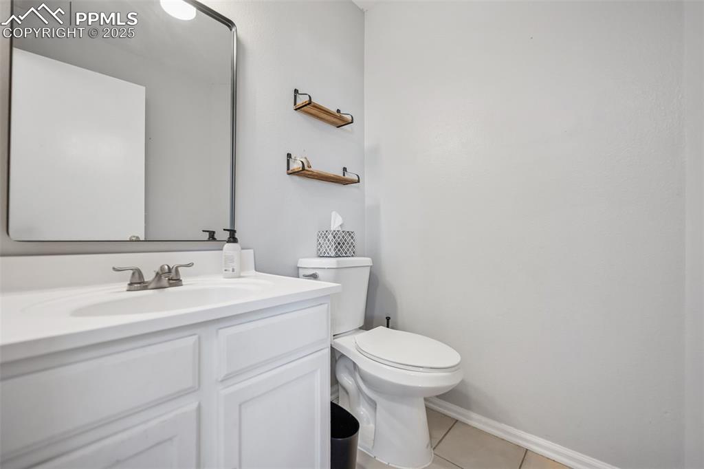 Image 12 of 40: Bathroom