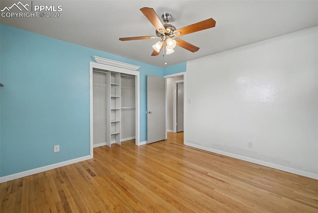 Image 18 of 45: Bedroom