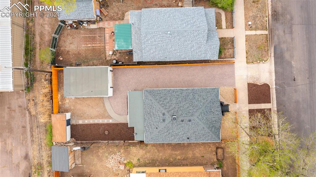 Image 33 of 36: Drone / aerial view