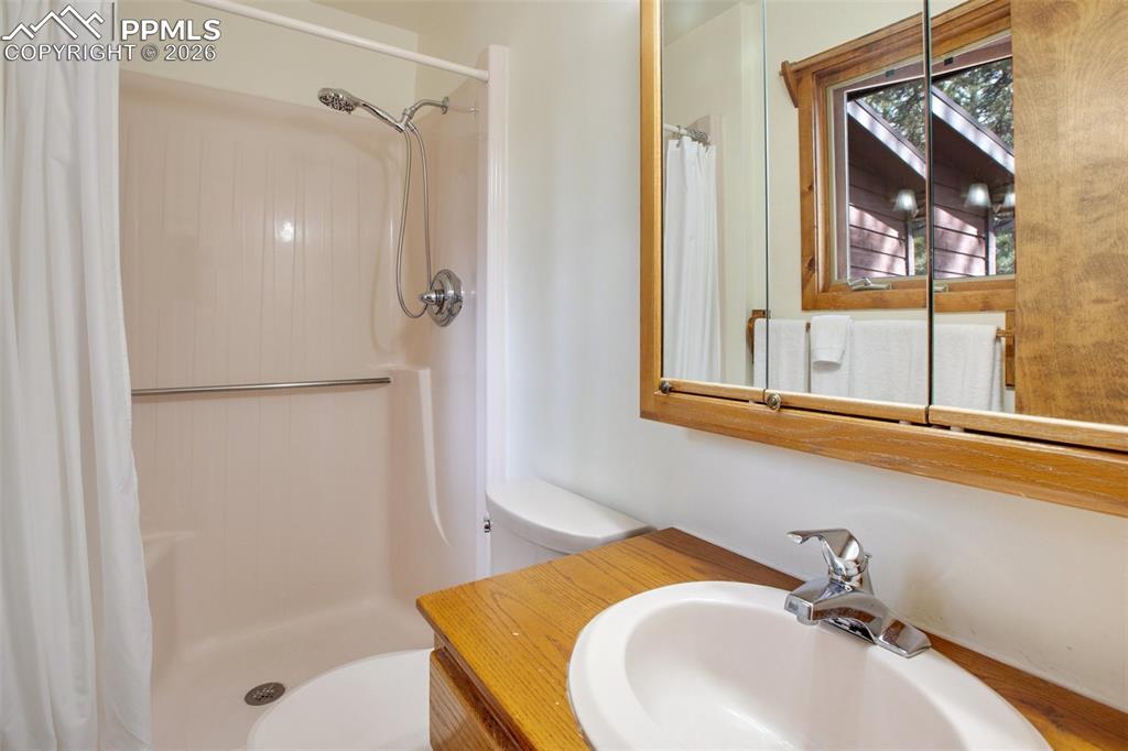 Image 19 of 28: Master Bathroom