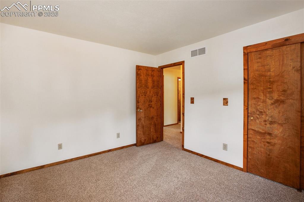 Image 20 of 28: Bedroom