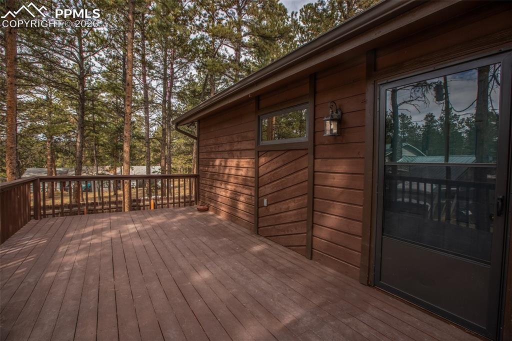 Image 24 of 28: Deck